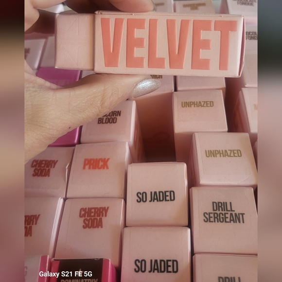 Jeffree Star 'Extending the Olive Branch' Velvet Trap Lipstick 💄 NIB - Picture 2 of 4